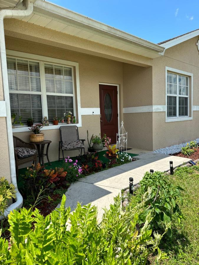 Quite Room In A Family Home Lehigh Acres Exterior photo